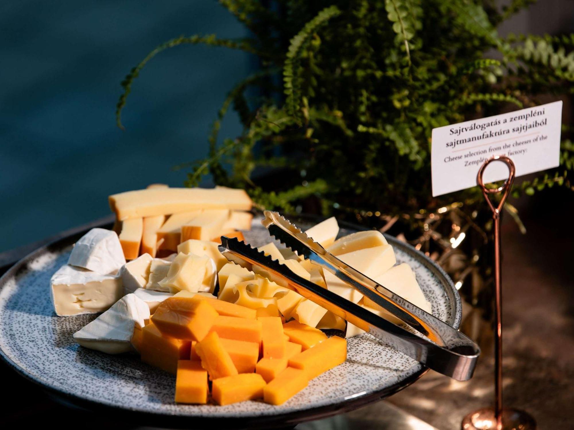 Minaro Hotel Tokaj Mgallery - Adult Only Exterior foto A cheese platter