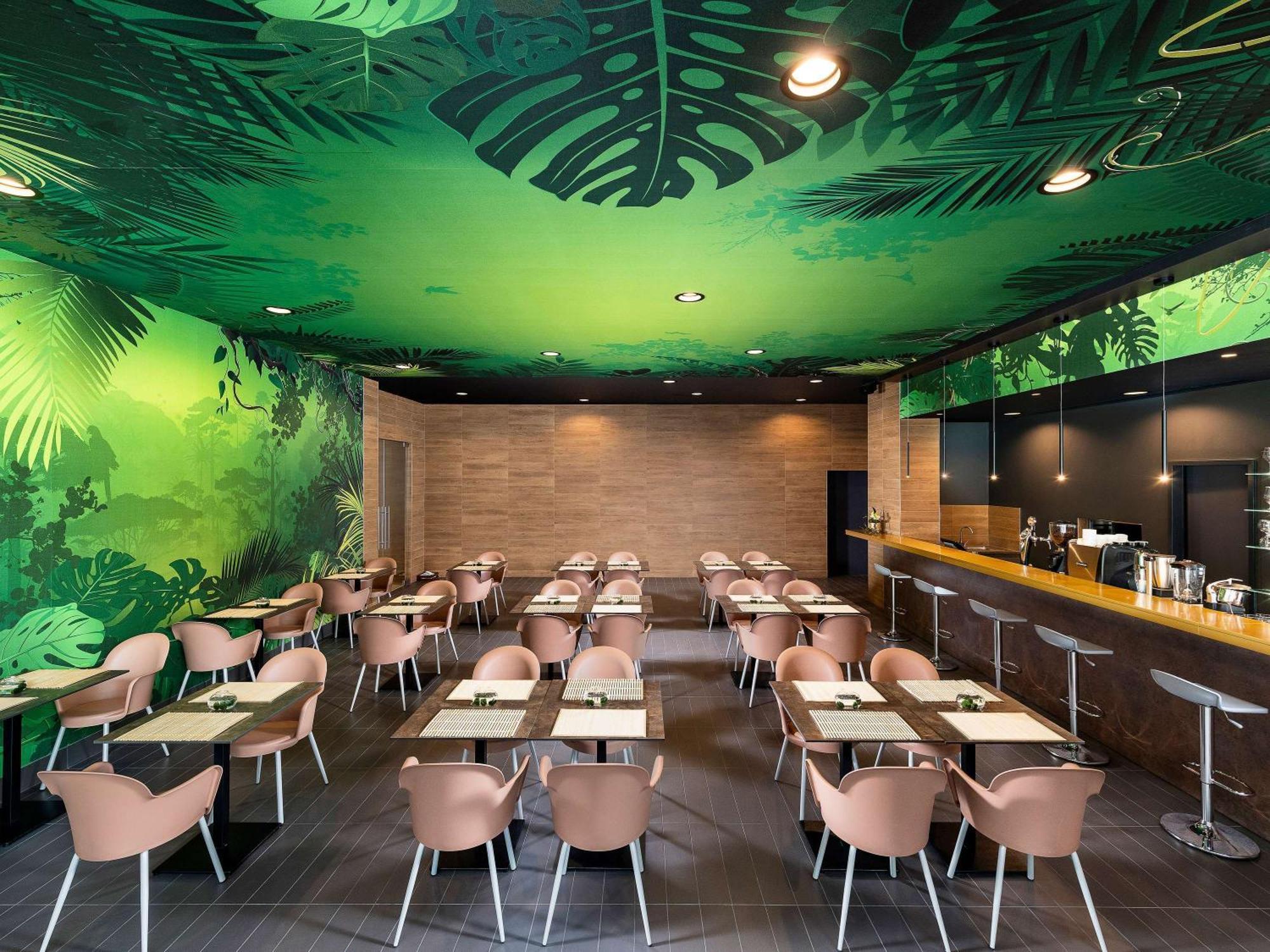 Minaro Hotel Tokaj Mgallery - Adult Only Exterior foto Interior of a restaurant in Madrid, Spain