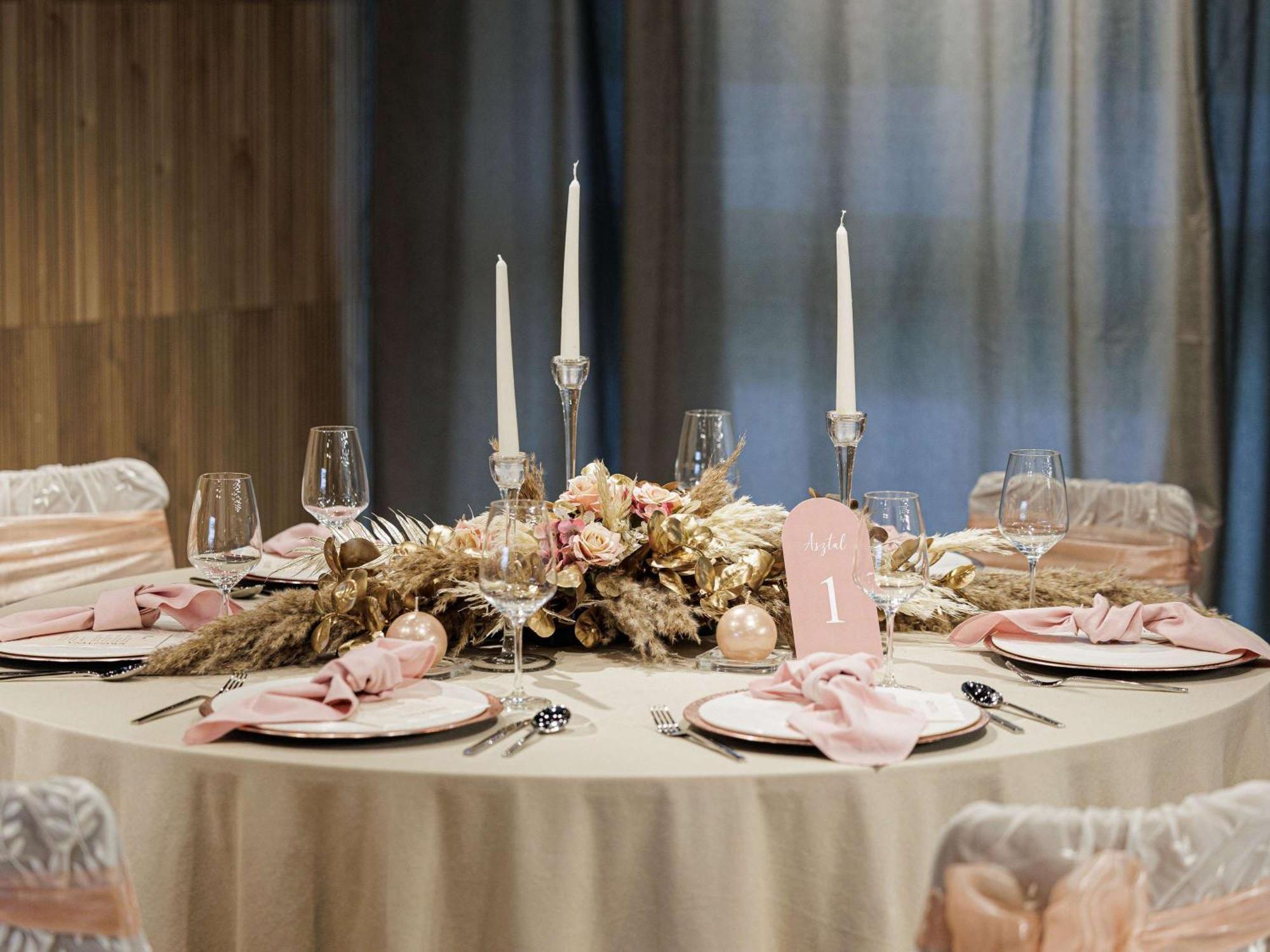 Minaro Hotel Tokaj Mgallery - Adult Only Exterior foto A table set for a wedding reception
